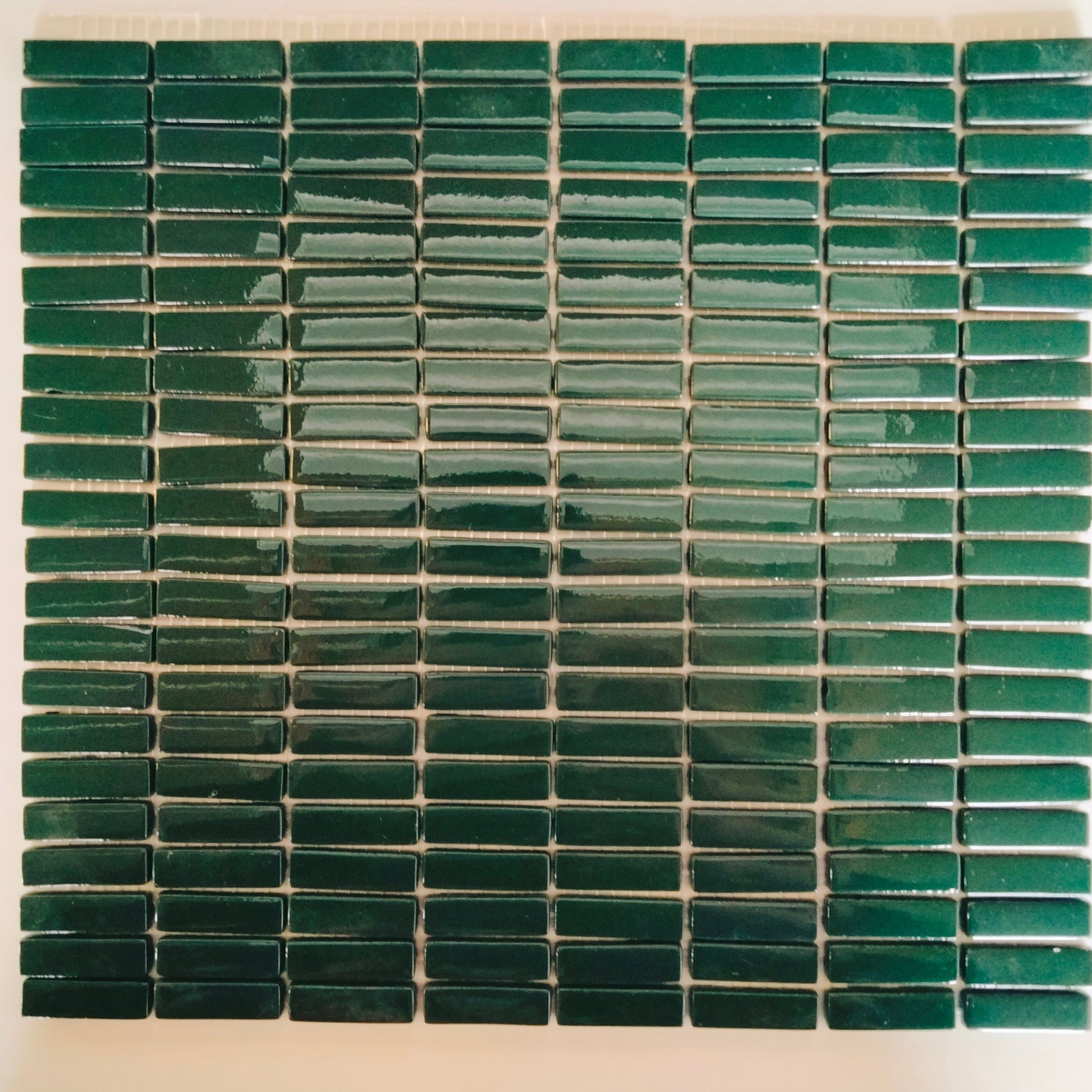 587g-A-Grid subway tile pattern
