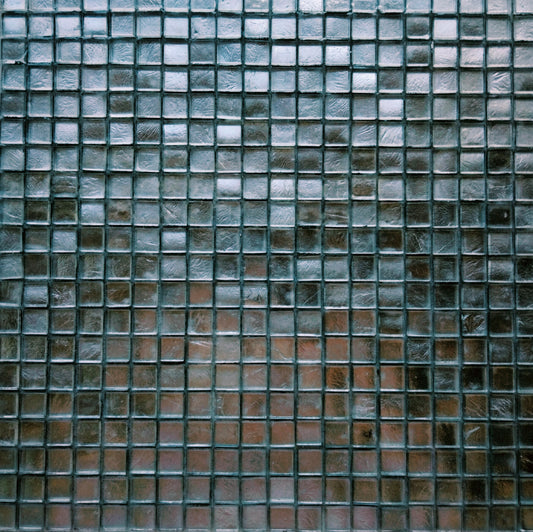 FL01 - Silver sheeted tile