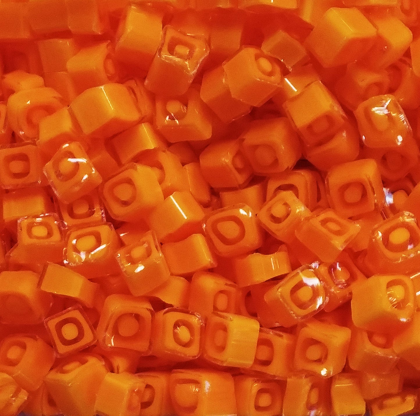 M19 - Orange Square (7-8mm)